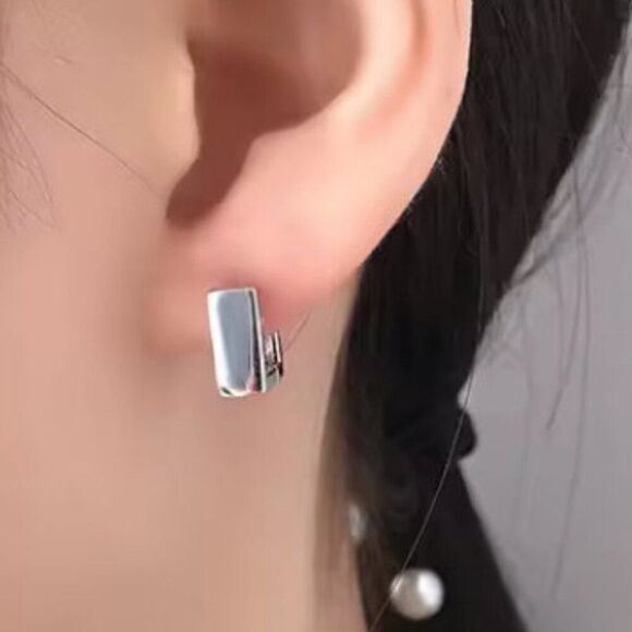 Chunky Square Huggie Earrings. 925 Sterling Silver. #1051 - Picture 1 of 7
